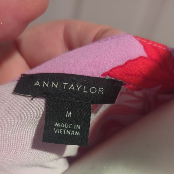 Ann Taylor Vibrant Pink and Red Floral Top - Picture 3 of 9